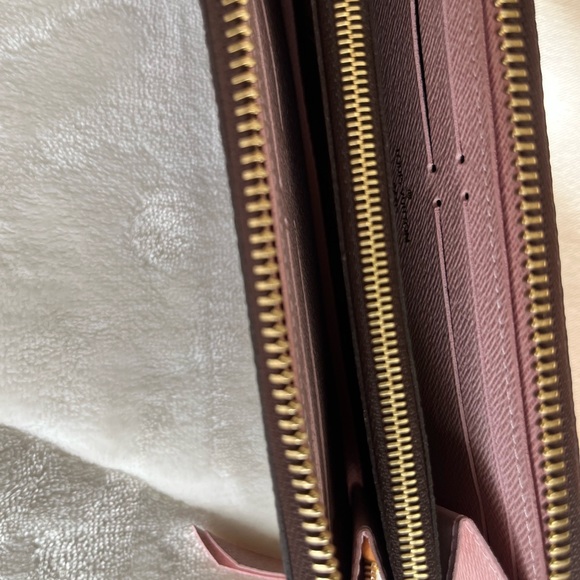 Authentic Louis Vuitton Clemence wallet - Picture 4 of 5